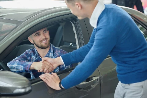 Automobilio pardavėjas ir pirkėjas sudaro sutartį